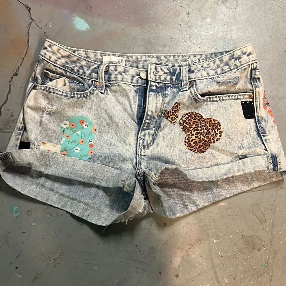 Size 29 Custom Handpainted GAP Patchwork Denim Shorts - Picture 2 of 4